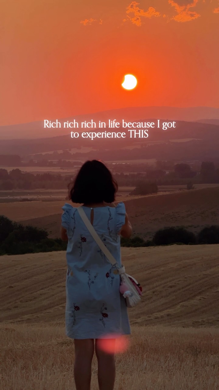 ✨ A CRESCENT ORANGE SETTING SUN

A total solar eclipse at sunset is a gift that keeps on giving 🥹

#solareclipse2026