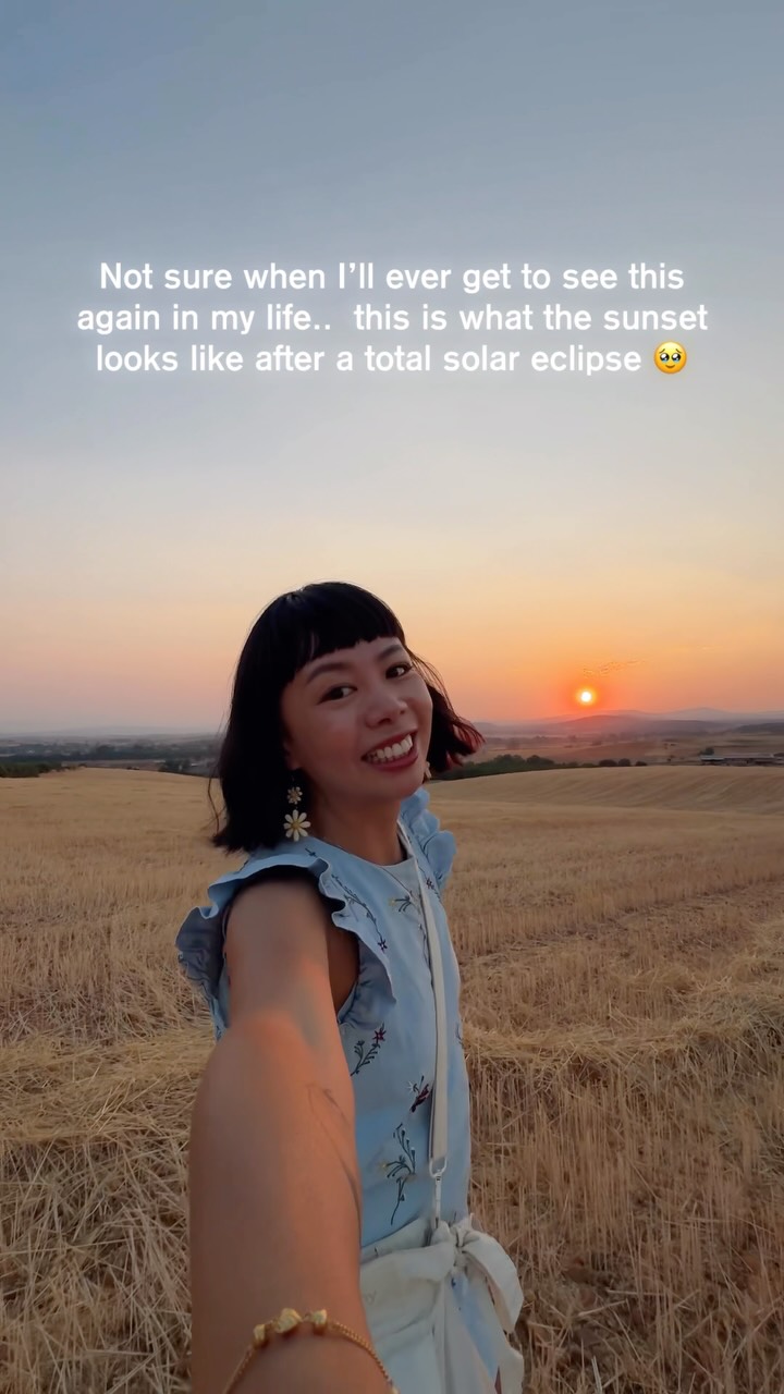 Truly spectacular. A total solar eclipse when the sun is low on the horizon is so special - like a gift that keeps on giving 🥰

📍 Astorga, Spain

#solareclipse2026