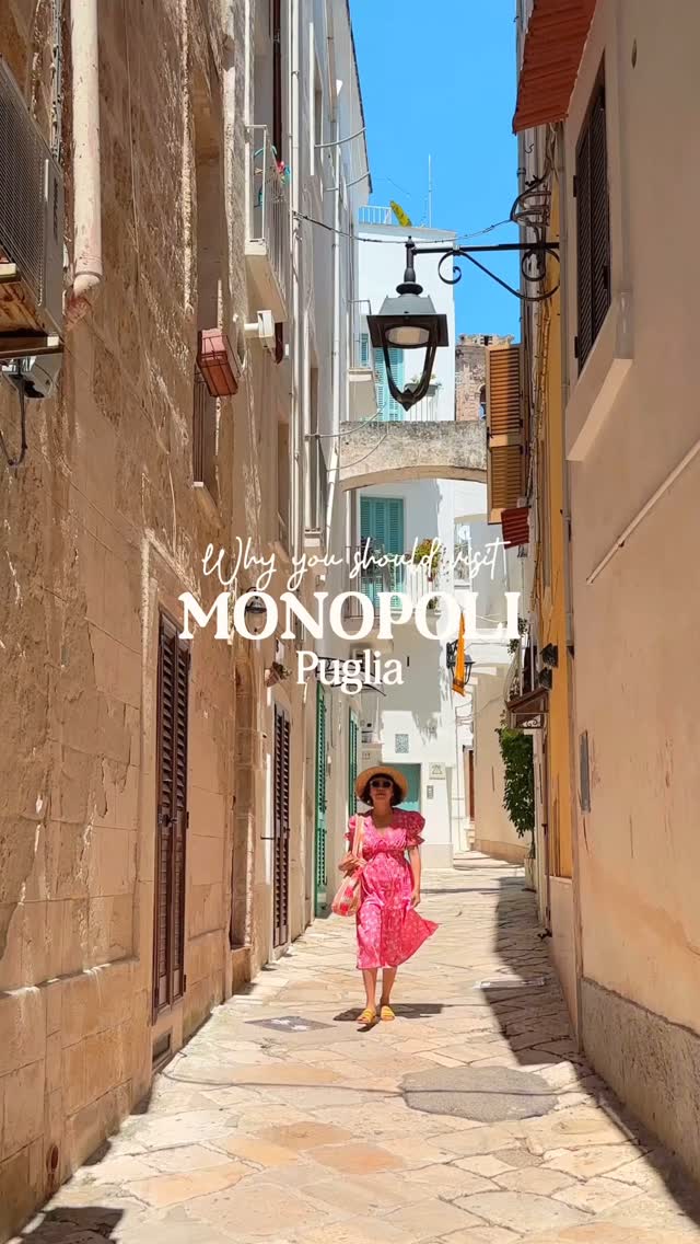 🇮🇹 Not to miss in Puglia: Monopoli! 

Monopoli is a beautiful seaside town in the Puglia region of Italy, with a fishing port and sandy beaches with crystal clear waters. 

It’s a perfect day-trip destination, or even a half-day in combination with nearby Polignano a Mare. 

Free things to do in Monopoli:

1) Get lost in the charming little streets
2) Shopping - lots of cute shops around
3) See how many nice door curtains (very Pugliese thing) you can find!
4) Relax at the beach or go for a swim 
5) Cactus spotting
6) Take lots of pictures 😆

📍 Monopoli, Puglia, Italy

#monopoli_puglia #monopoli #pugliadavedere