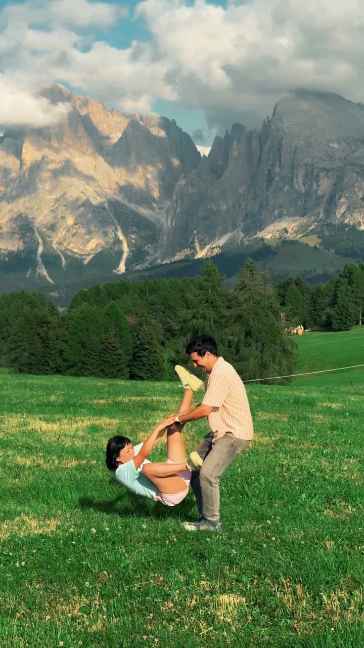 Blidy amateurs 🤣
Pretty sure we weren’t doing it correctly haha

Anyway it was fun trying to do this in the last few minutes we had before having to race back to catch the last gondola down 😮‍💨 

📍 Alpe di Siusi/Seiser Alm, Dolomites, Italy