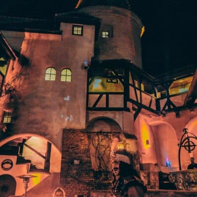 HALLOWEEN PARTY AT DRACULA'S CASTLE